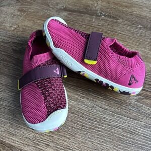 Plae Elise Water Shoes Sneakers pink Purple Electric Fuchsia Girls Size 1